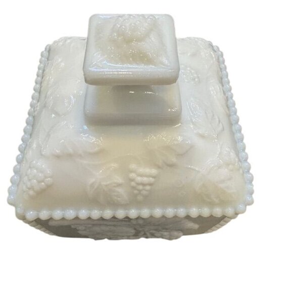 Vintage White Milk Glass Candy Dish W/Grape & Leaf Detail Square Lid - Picture 2 of 9